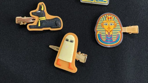 『大人の図鑑』古代エジプト編のグッズが5月中旬よりサンキューマートで発売。ツタンカーメン、ラー、アヌビスがアパレル・雑貨に