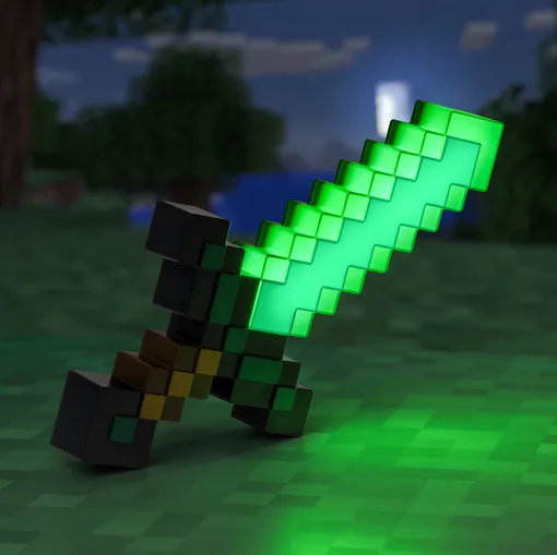 「Minecraft」のトランプ（アニマル柄）を8月上旬に，ダイヤモンドの剣ルームライトを9月上旬に発売。予約受付開始