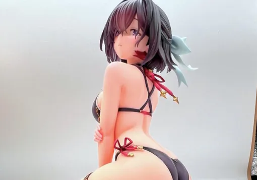 黒ビキニ食い込むお尻が刺激的！「水着ユミア」フィギュア監修中の彩色原型が公開、べにたま氏も“背中の魅力”を絶賛