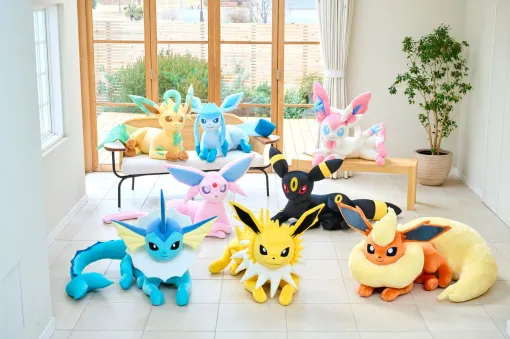 【ポケモン】イーブイの進化系たちが等身大ぬいぐるみ化。寝そべった姿が存在感ばつぐん。ポケセンオンラインにて受注販売