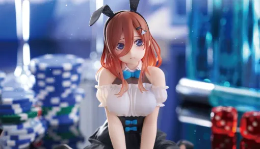 『五等分の花嫁』ぺたん座りでぷくーっと膨れた三玖が超キュート♪ なバニー衣装のDesktop Cuteフィギュア