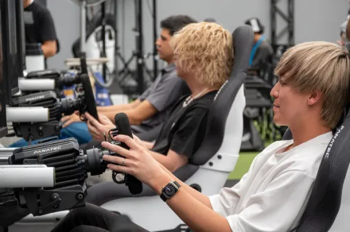 プロドライバーの『グランツーリスモ7』豪華エキシビションマッチも！ 「Fanatec × ZENKAI RACING」パートナーシップ締結で更に広がる「シムレーシングデバイス」の世界【イベントレポート】