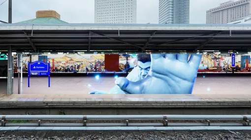 【It Happens on PS5】両国駅のホームに巨大魔人力士が出現!? PS5のグラフィック映像を放映