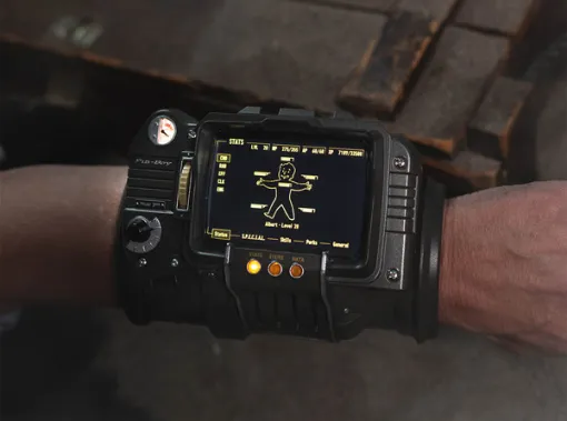 『Fallout 3』『Fallout: New Vegas』モデルの「Pip-Boy」実物大レプリカ予約開始！