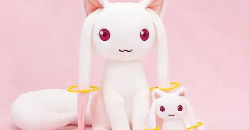 ひな人形でおなじみ吉徳から“キュゥべえ”のぬいぐるみ&マスコットが登場。ちょっとシュッとしてて大人っぽい?【魔法少女まどか☆マギカ】 ひな人形でおなじみ吉徳から“キュゥべえ”のぬいぐるみ&マスコットが登場。ちょっとシュッとしてて大人っぽい?【魔法少女まどか☆マギカ】