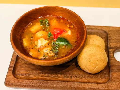 『ドラクエ7』リメイクのコラボカフェメニュー“エリーのスープ”はトラウマすぎるけど…すーぷ ノンダラ からだ アッタマッタ。…アリガトウ【食レポ】